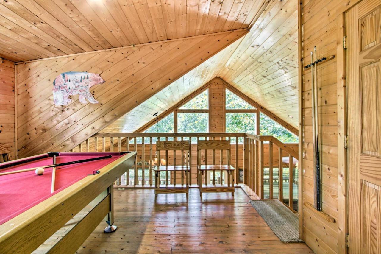 Cabin With Hot Tub And Deck About 12 Mi To Pigeon Forge! Sevierville Luaran gambar